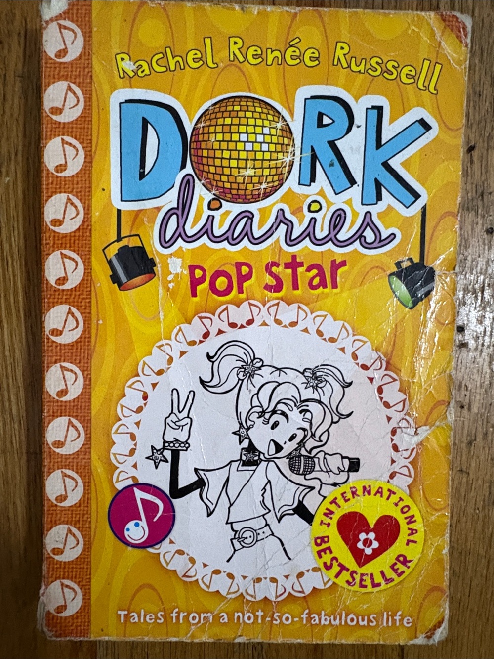 Dork Diaries Pop Star (Yellow) by - Youth Party Book